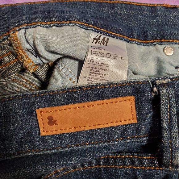 H&M Denim Shorts Distressed Size 10 100% Cotton - Picture 5 of 6